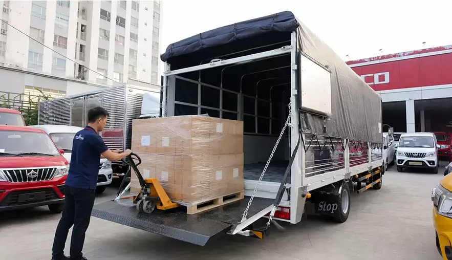 Tera345SL Plus - Thùng bạt bửng nâng bốc dỡ hàng hóa dễ dàng
